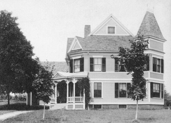 Black and white photo of Inn